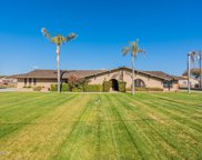 798 W Kingbird Drive, Chandler image