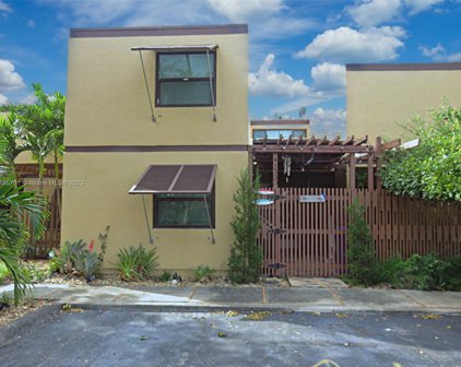 1330 W Golfview Dr Unit #1330, Pembroke Pines