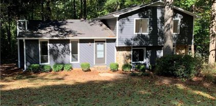 947 Chartley Sw Drive, Lilburn