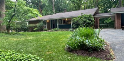 8018 Park Overlook Dr, Bethesda