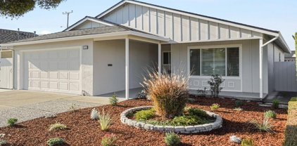 332 Magnolia Dr, Alameda