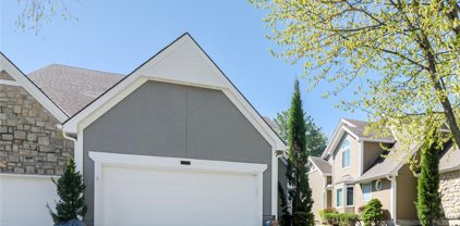 104 NW Pointe Drive, Gladstone