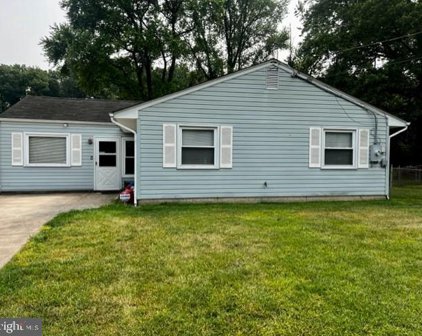 1308 E Longview Dr, Woodbridge