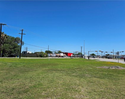2737 Main, Ingleside