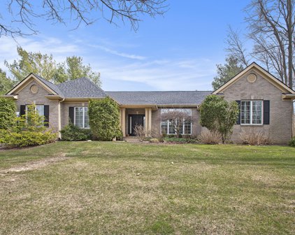 33108 Lake Forest Court, Niles