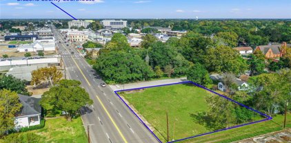 321 S Velasco Street, Angleton