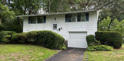 38 Lodge Lane, E. Setauket
