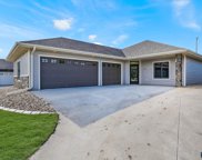 1031 Clubhouse Ct, Dell Rapids image