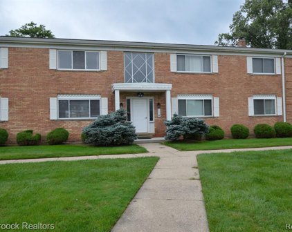 801 W LONG LAKE Unit APT D-6, Bloomfield Hills