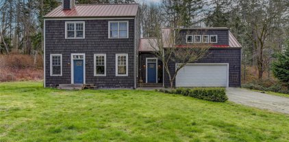 3889 Berry Boulevard, Camano Island