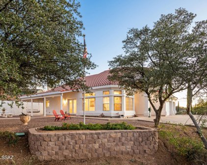 568 N Las Flores, Oracle