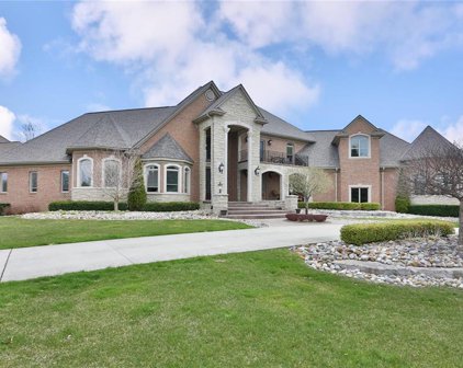 54245 QUEENSBOROUGH, Shelby Twp