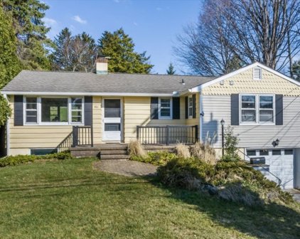 501 W Shore Trl, Sparta Twp.