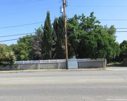 19529 Roscoe Boulevard, Northridge
