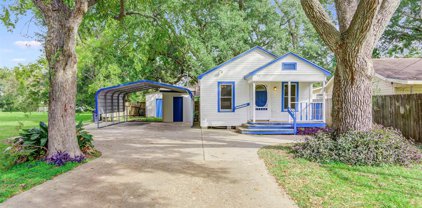 216 N Johnson Street, Alvin