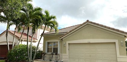 4186 Sabal Ridge Cir, Weston