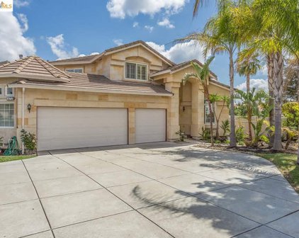 172 Putter Dr, Brentwood