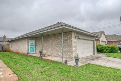 812 NE 17th Court, Moore