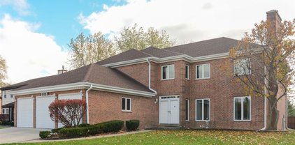 2215 E Amhurst Court, Arlington Heights