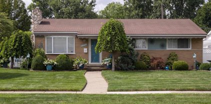 39833 VALIANT, Sterling Heights