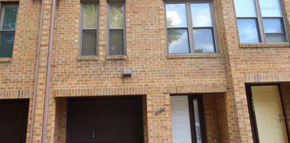 4406 7th St N, Arlington