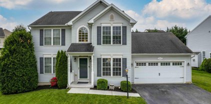 10237 Stagecoach Dr, Hagerstown