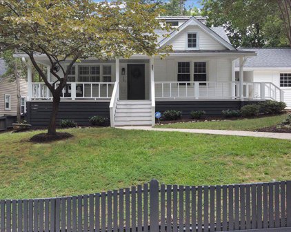 13 Douglas Drive, Greenville