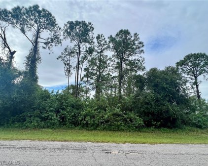 6006 Petal Court, Labelle