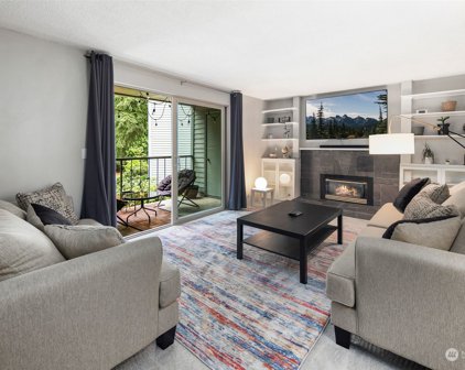 4717 W Lake Sammamish Parkway SE Unit #C206, Issaquah