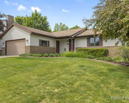 117 Robinhood Drive NE, Grand Rapids