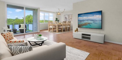 10201 Grosvenor Pl Unit #810, Rockville