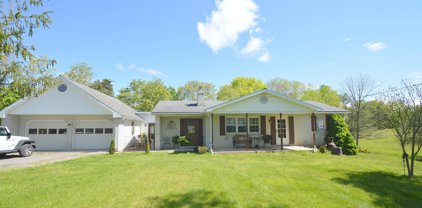48 Calvin Unger Ln, Berkeley Springs