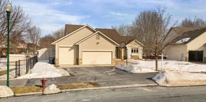 19076 Dunbury Avenue, Farmington