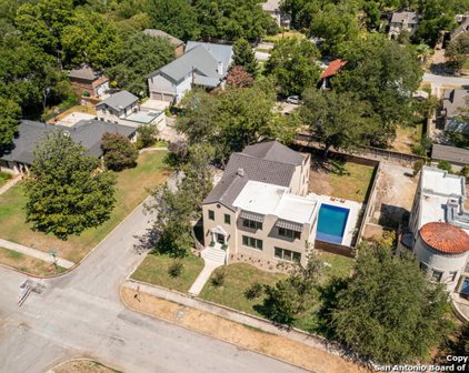 201 Cloverleaf Ave, San Antonio