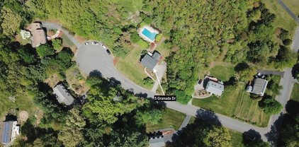 5 Granada Dr, Westford