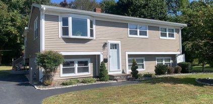 34 Mayflower Ave, Middleboro