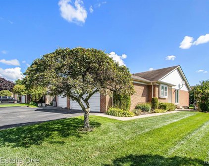 45284 UNIVERSAL, Shelby Twp
