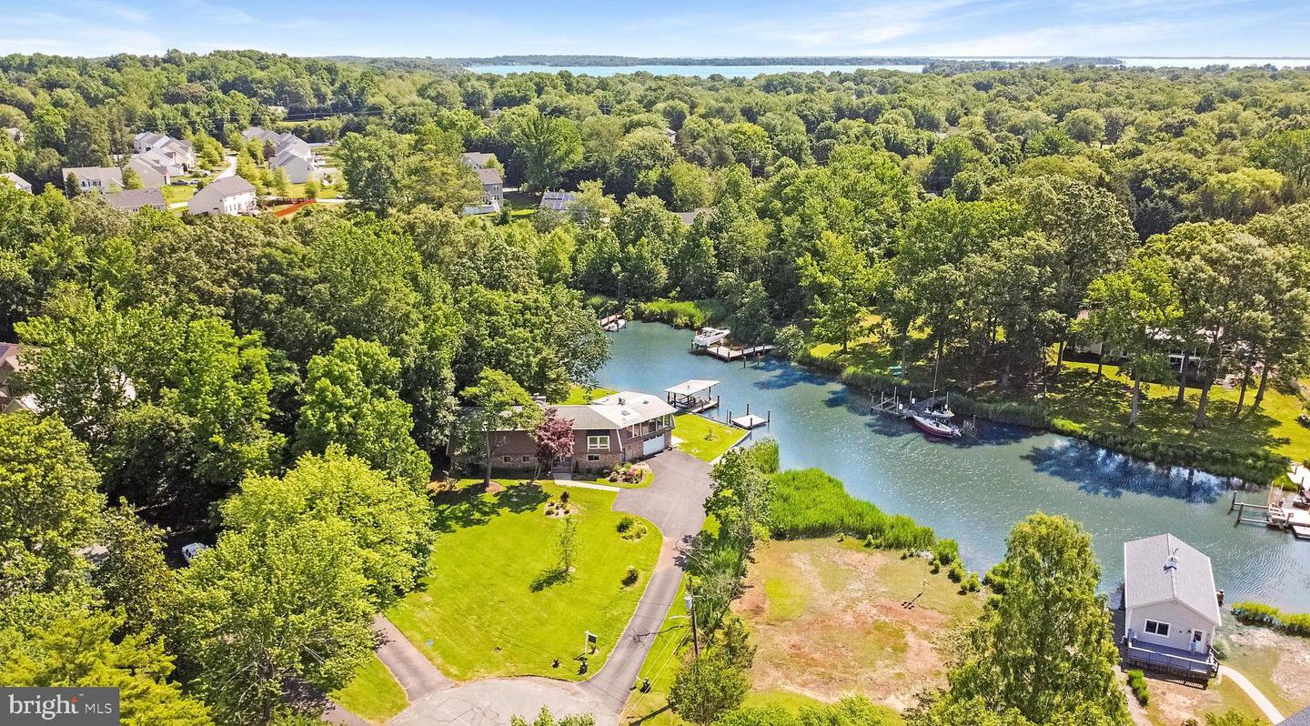 3950 W Shore Drive, Edgewater, Edgewater, MD 21037 in River Club Estates