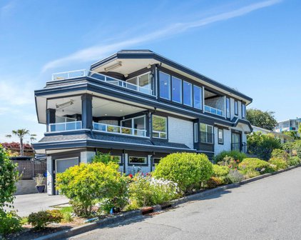 1087 Finlay Street, White Rock
