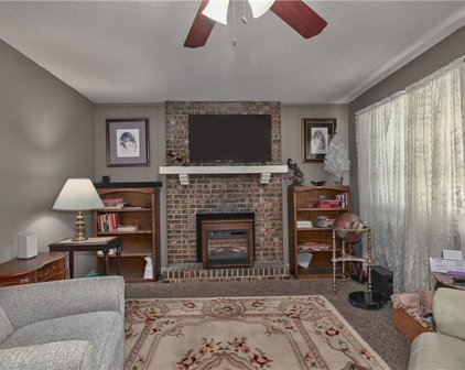 558 Valleybrook Road, Blue Springs