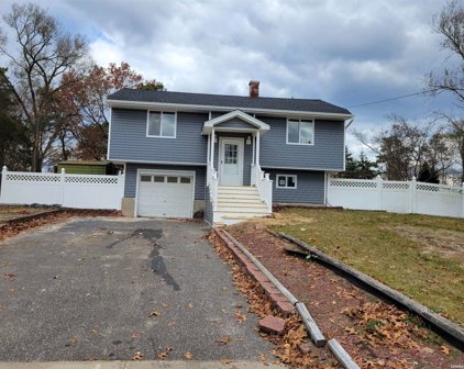 9 Hart Lane, South Setauket
