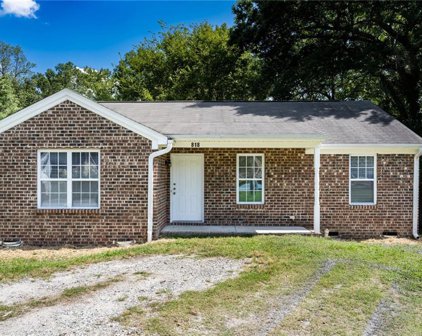 818 Pine Circle Drive, High Point