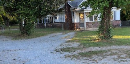57 Main Street, Farmington