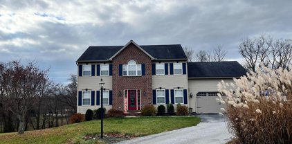 15 Lake Wood Ct, Hanover