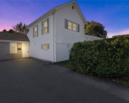 33 Tab Avenue, East Providence