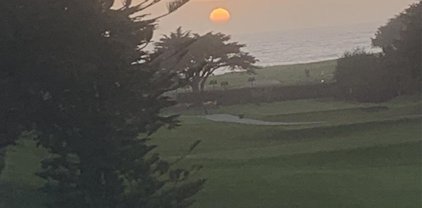 1 Ashdown Pl, Half Moon Bay