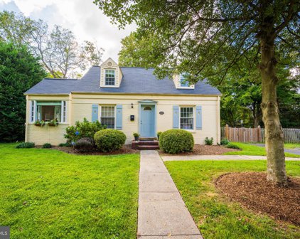 2800 Summerfield Rd, Falls Church