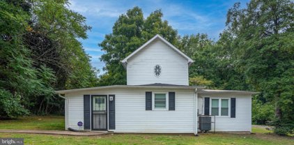 12301 Daisy Ln, Glenn Dale