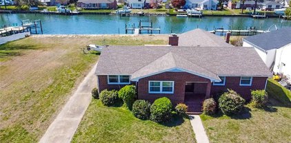 108 York Point Dr, York County South