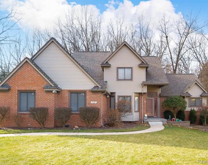 759 PLUMTREE, Fenton
